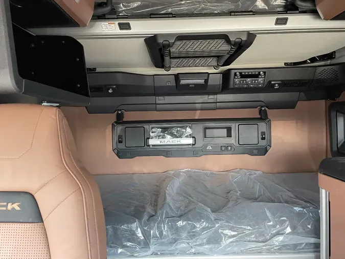 2026 MACK Pioneer 76" High Roof