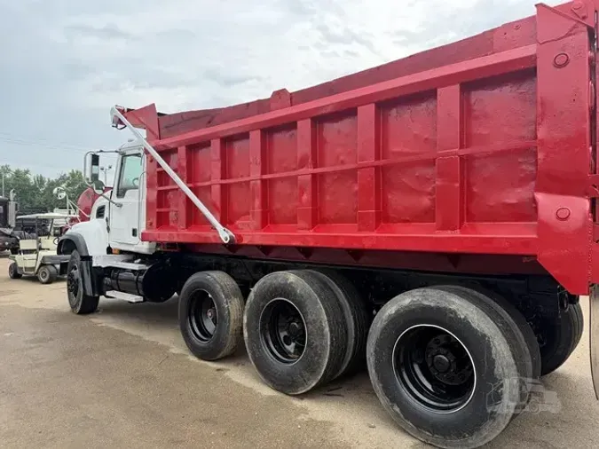 2006 MACK GRANITE CV713