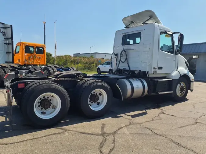 2019 VOLVO VNL64T-300