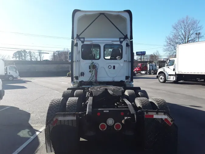 2018 FREIGHTLINER/MERCEDES CASCADIA 125