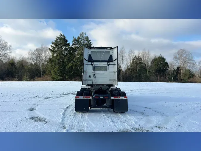 2018 Volvo VNL300