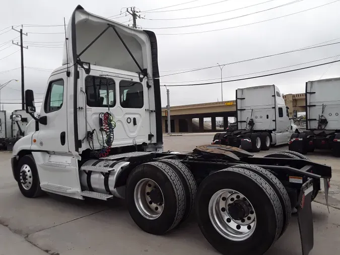 2020 FREIGHTLINER/MERCEDES CASCADIA 125