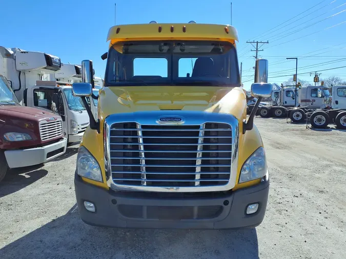 2017 FREIGHTLINER/MERCEDES CASCADIA 113