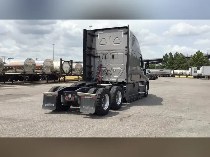 2024 Freightliner Cascadia 126