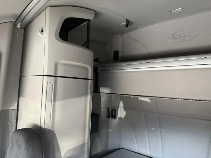 2022 Peterbilt 579