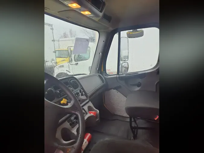 2016 FREIGHTLINER/MERCEDES M2 106