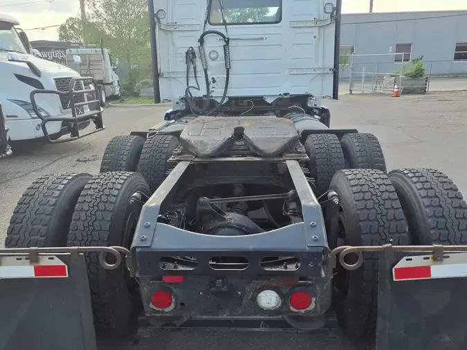 2020 VOLVO VNL64T-300