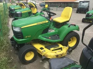 2011 John Deere X740
