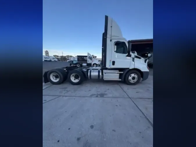 2020 FREIGHTLINER NEW CASCADIA 116