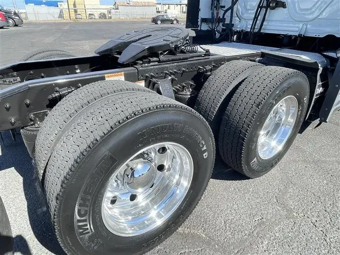 2020 FREIGHTLINER CA126