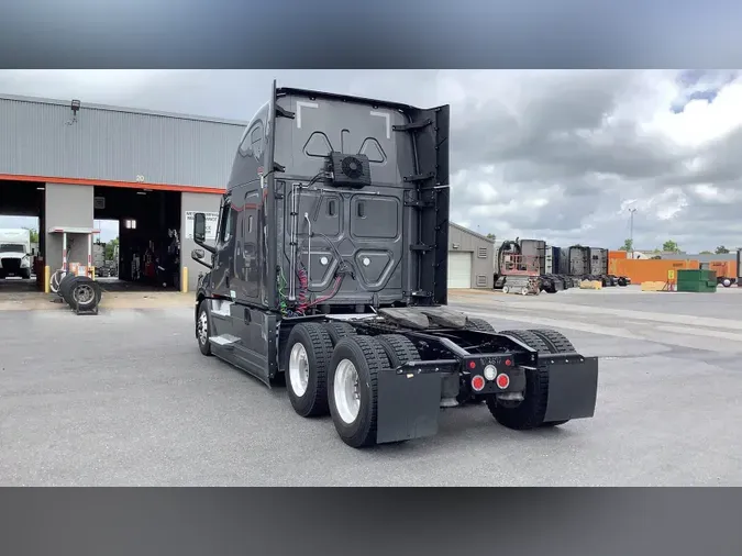 2023 Freightliner Cascadia