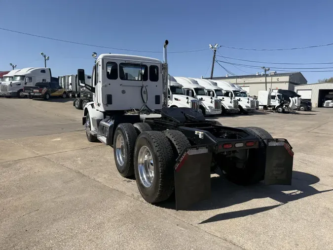2020 Peterbilt 567