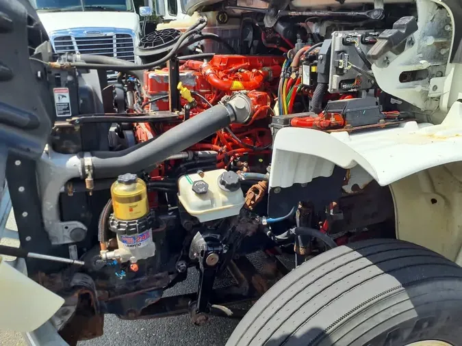 2017 FREIGHTLINER M2 106