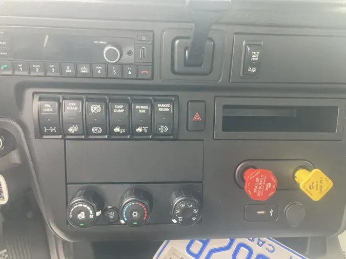 2022 International LT625