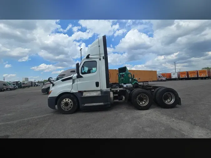 2020 Freightliner Cascadia 126