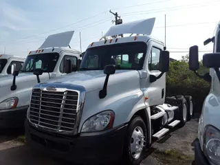 2015 Freightliner CASCADIA 125