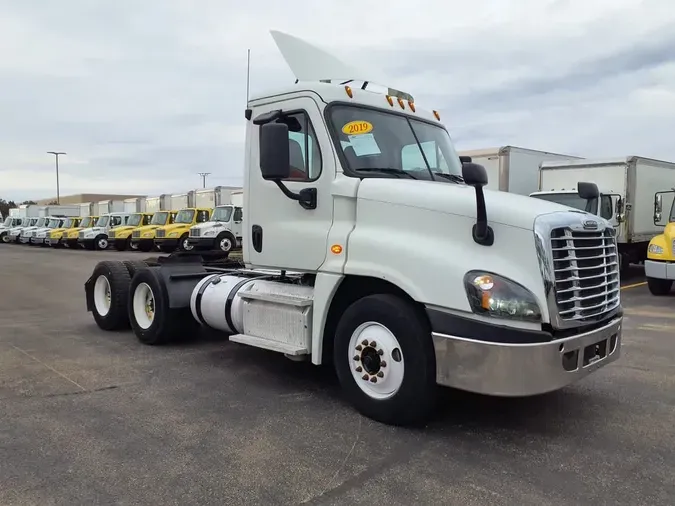 2019 FREIGHTLINER/MERCEDES CASCADIA 125