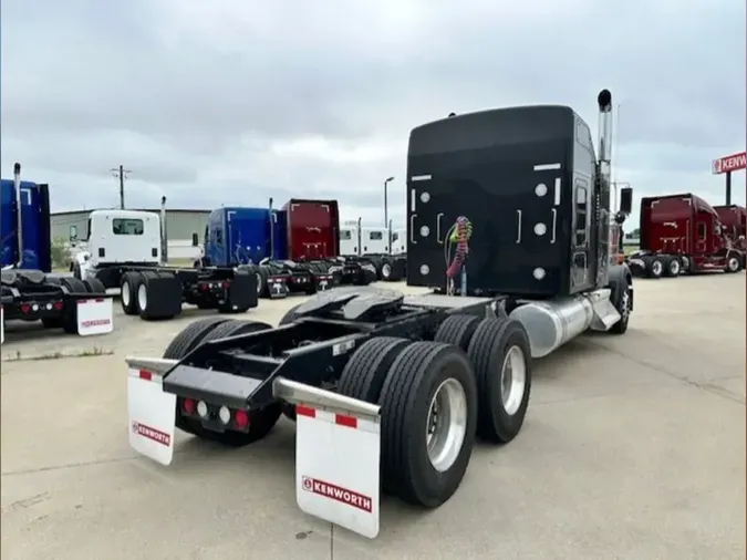 2025 Kenworth W900L