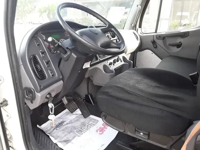 2019 FREIGHTLINER M2 106