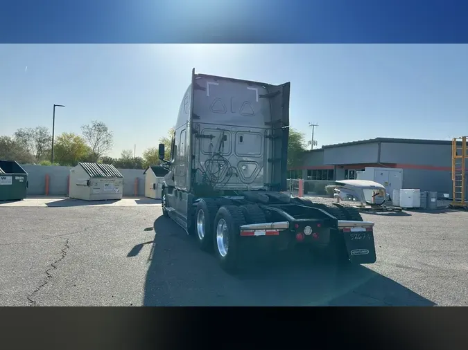 2022 Freightliner Cascadia