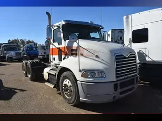 2017 MACK PINNACLE CXU613