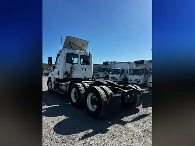 2019 FREIGHTLINER CASCADIA 125