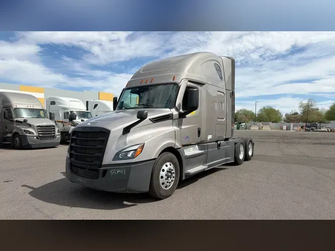 2025 Freightliner Cascadia 126