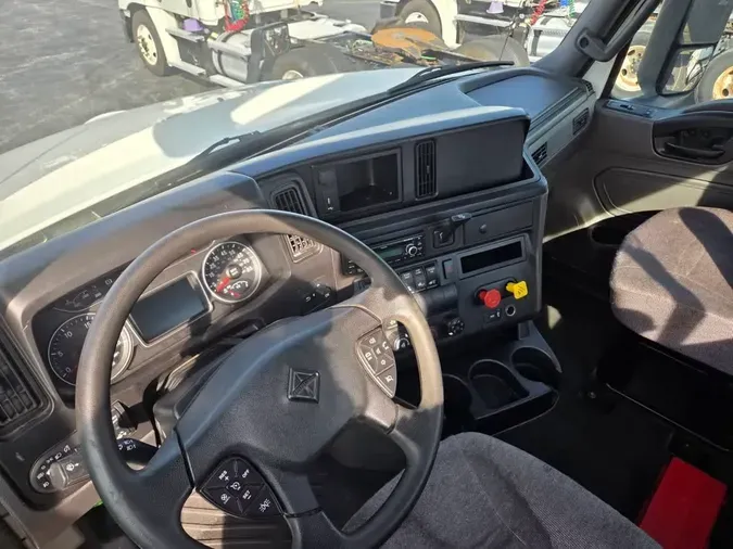 2019 NAVISTAR INTERNATIONAL LT625 DAYCAB T/A