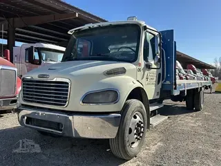 2004 FREIGHTLINER BUSINESS CLASS M2 106