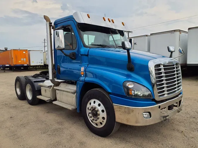 2018 FREIGHTLINER/MERCEDES CASCADIA 125