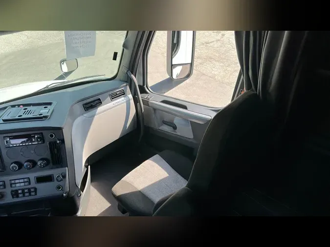 2021 Freightliner Cascadia 126