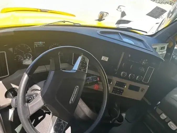 2021 Freightliner Cascadia