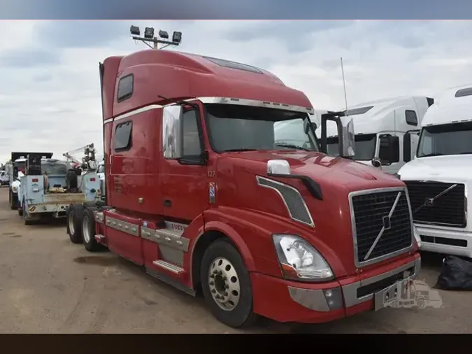 2017 VOLVO VNL64T780