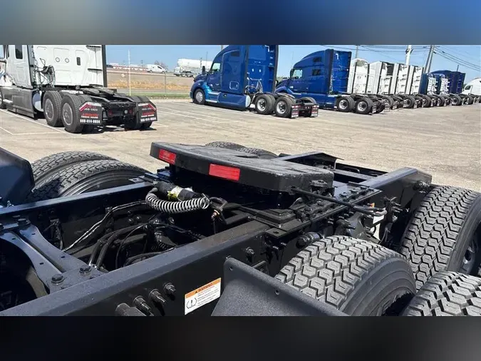 2022 FREIGHTLINER CA126