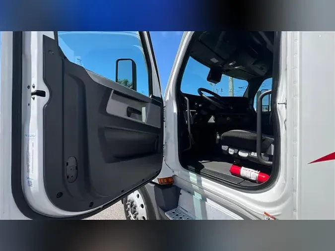 2021 FREIGHTLINER CA126