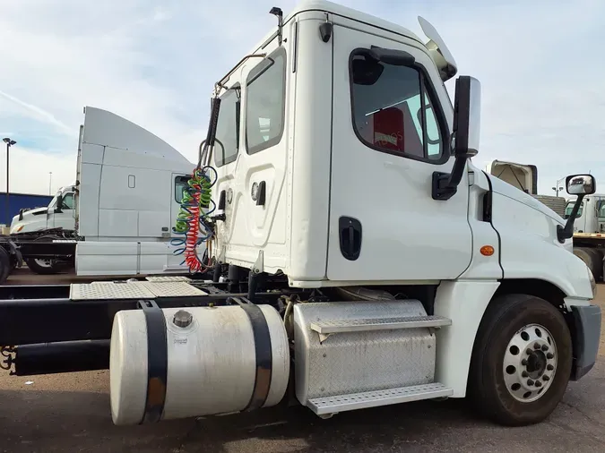 2018 FREIGHTLINER/MERCEDES CASCADIA 125