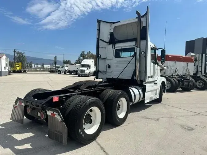 2016 Volvo VNL300d3d8153145c0e99e8e4cbba45c31a9ec