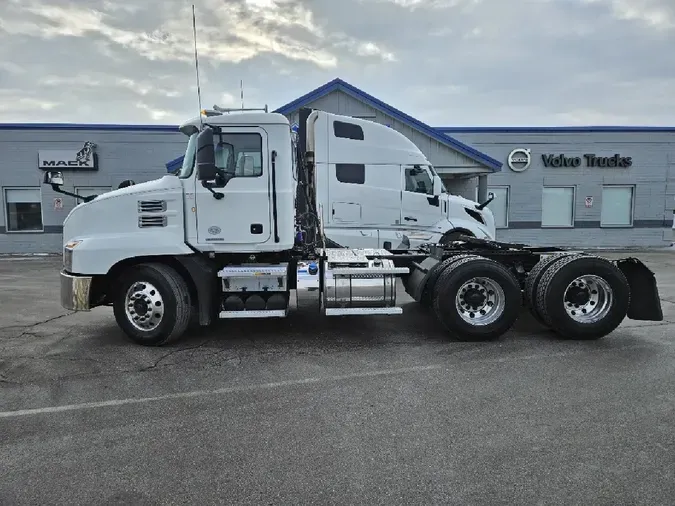 2019 MACK AN64T