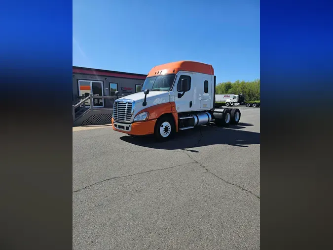 2017 FREIGHTLINER/MERCEDES CASCADIA 125