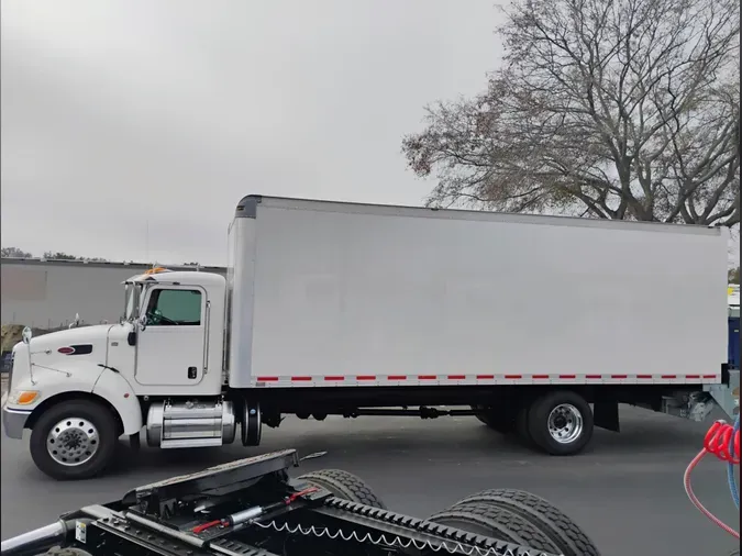 2020 Peterbilt 337