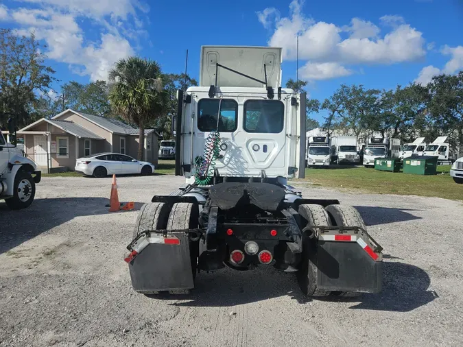 2020 FREIGHTLINER/MERCEDES CASCADIA 113