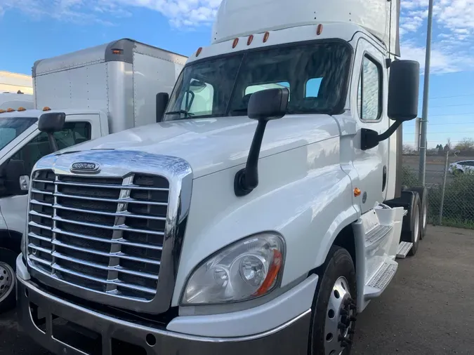 2017 FREIGHTLINER/MERCEDES CASCADIA 125d3e46bf711a48b27271acd2d9b9dfbad