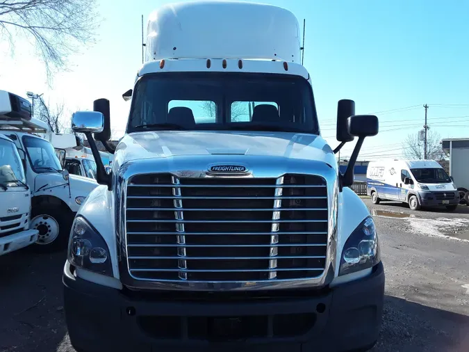 2017 FREIGHTLINER/MERCEDES CASCADIA 125