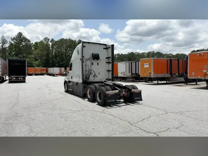 2023 Freightliner Cascadia 126