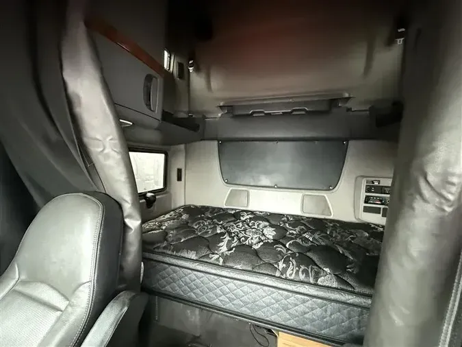 2018 INTERNATIONAL LT