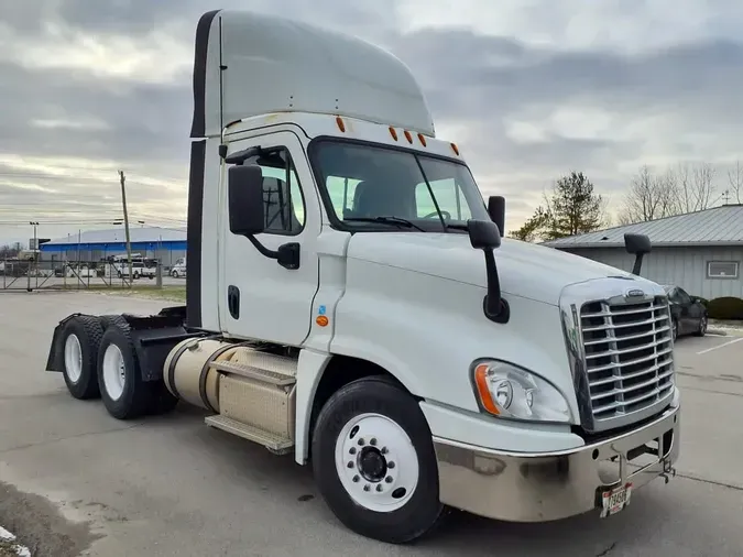 2019 FREIGHTLINER/MERCEDES CASCADIA 125