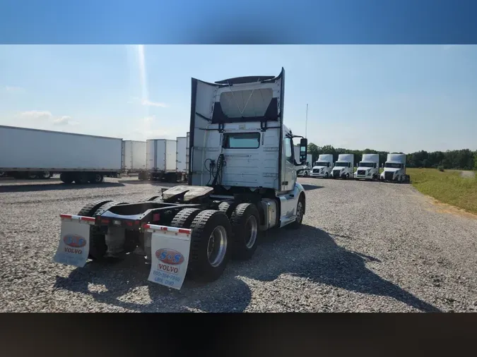 2018 Volvo VNL300