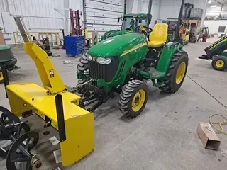 2005 John Deere 3320