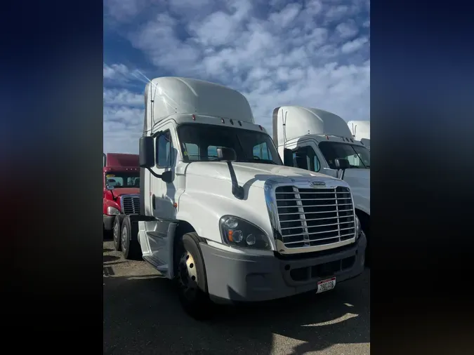 2020 FREIGHTLINER/MERCEDES CASCADIA 125