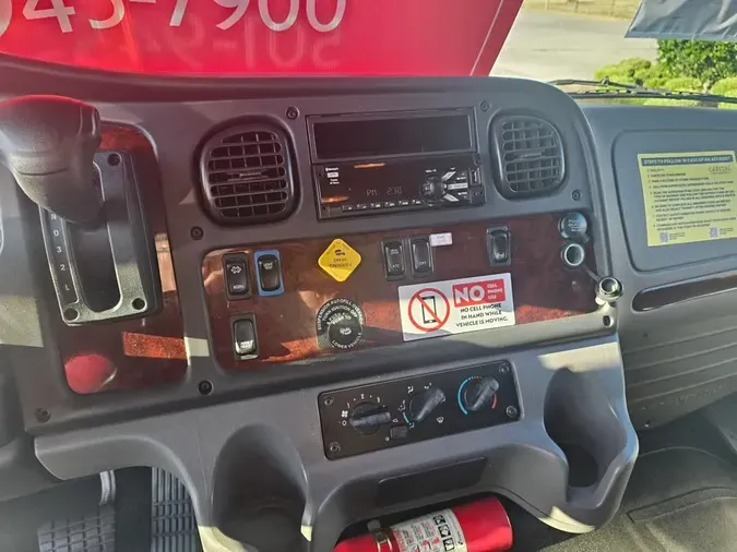 2019 FREIGHTLINER M2 106